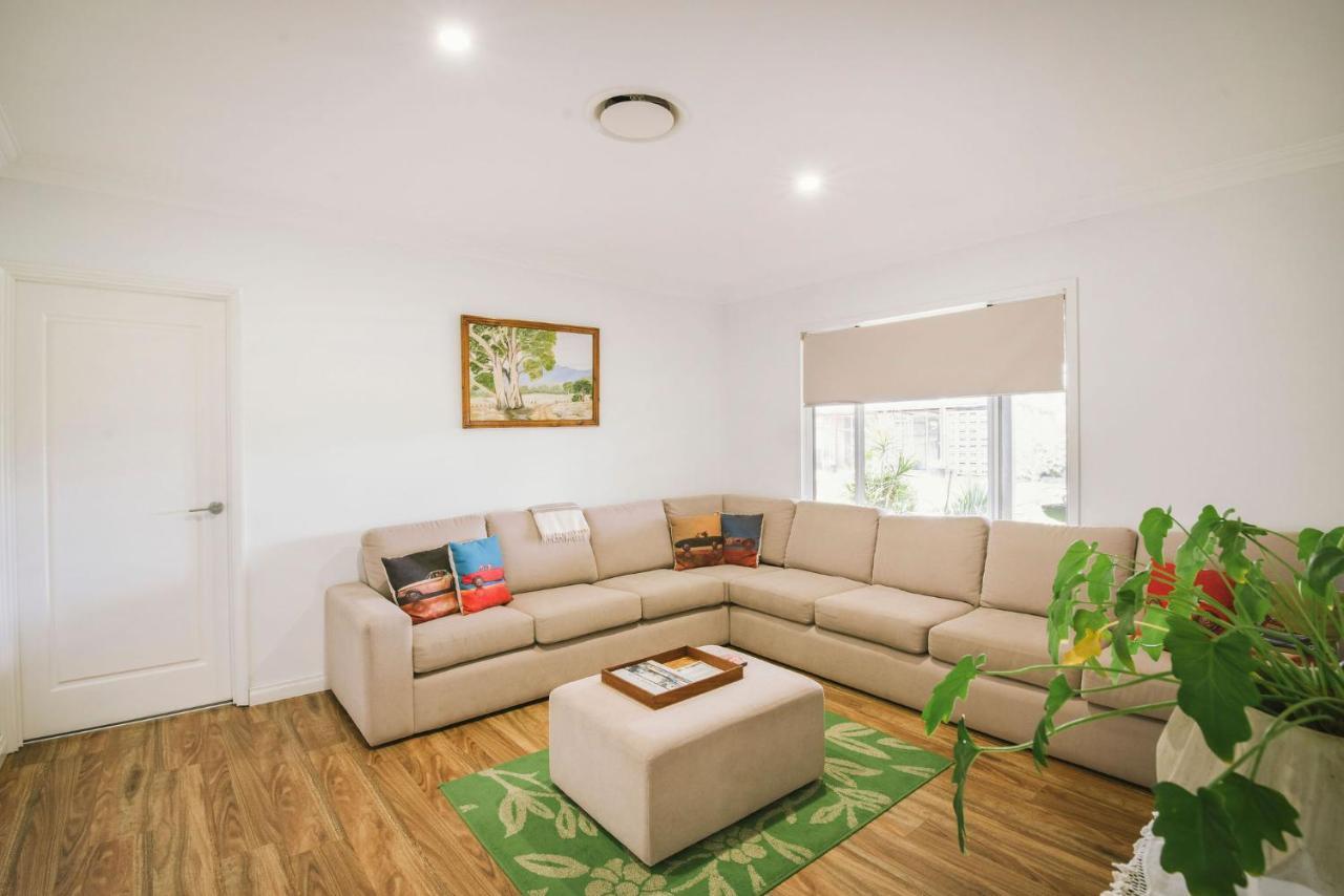 The Mains Guest House 2 Bedroom Farm Stay Corrigin Экстерьер фото